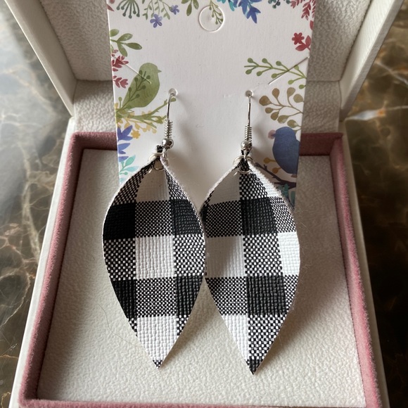 Handmade earrings - Picture 2 of 3